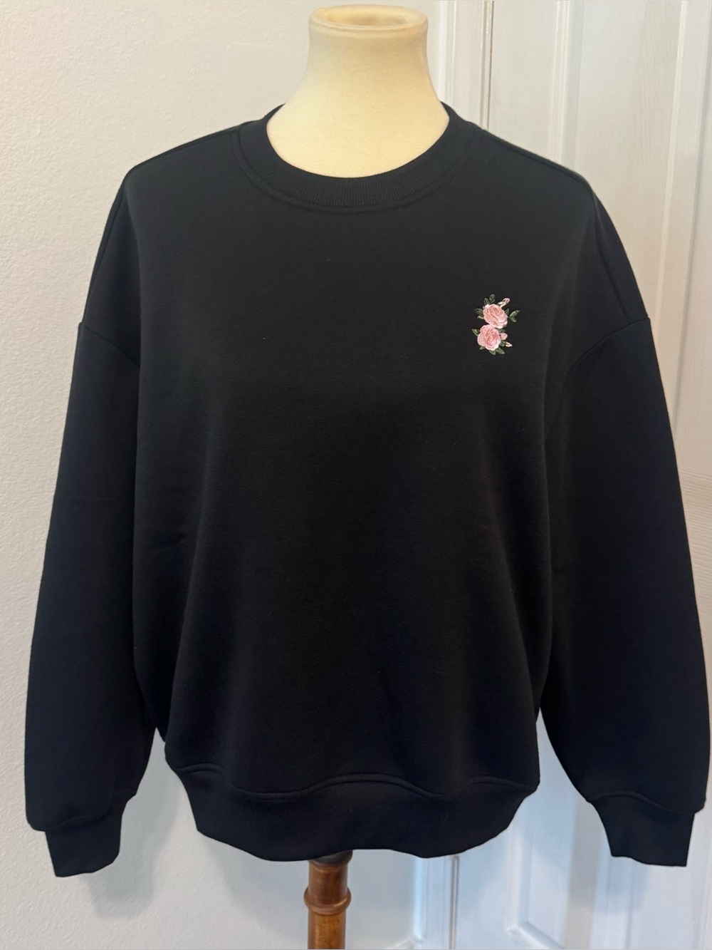 FOR LOVE & LEMONS Julie Crewneck Sweatshirt Embroidered Rose Relaxed Fit XS